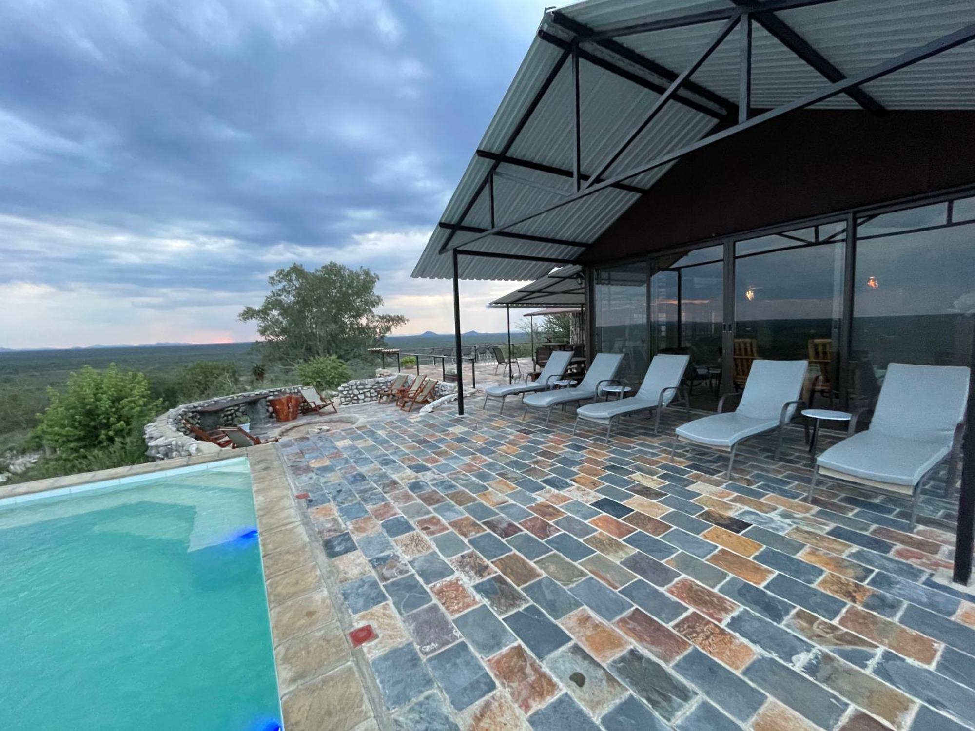 Aloegrove Safari Lodge Otjiwarongo Eksteriør bilde
